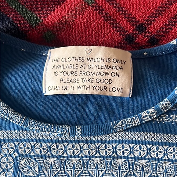 Stylenanda 3ce blue Paisley cropped baby tee t shirt - Picture 3 of 9